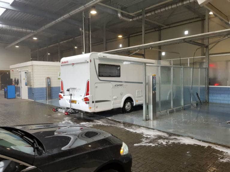 caravan wassen in wasbox